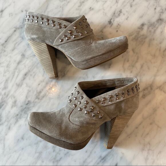 Kenneth Cole Reaction Women's Gray Suede Metal Studded Booties Size 9 Retro 90's - Picture 1 of 8